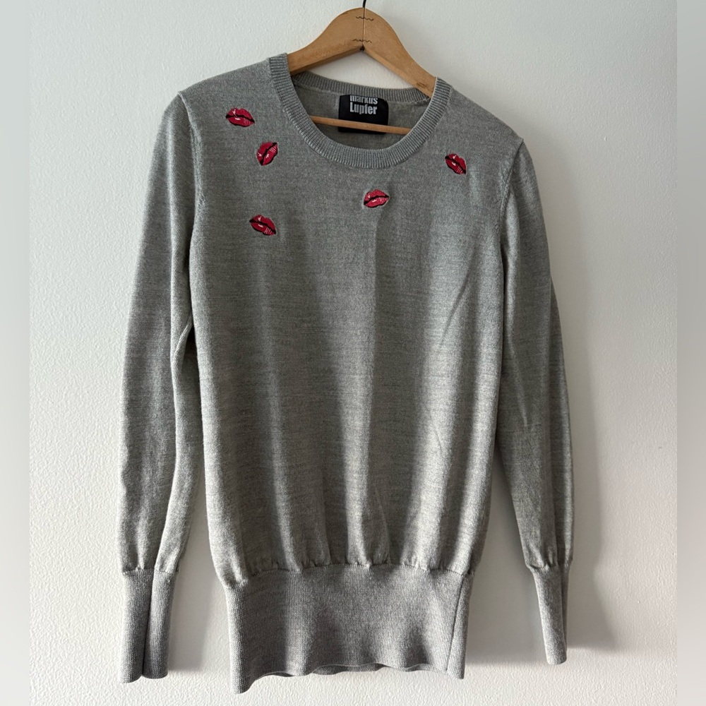 MARKUS LUPFER  Women's 100% Merino Wool Gray Sweater Size Small Red Lips